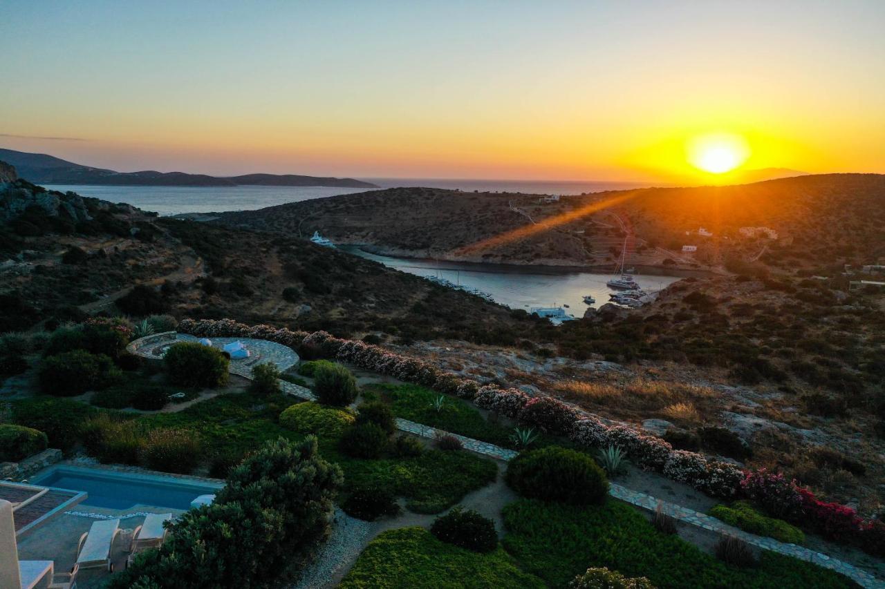 Schinoza Luxury Suites Schoinoussa Bagian luar foto