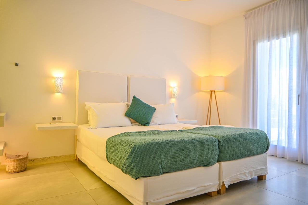 Schinoza Luxury Suites Schoinoussa Bagian luar foto