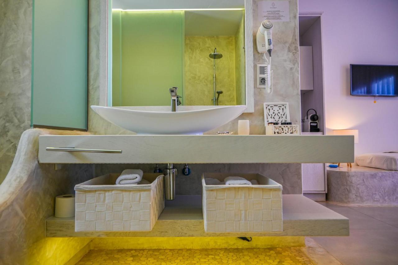 Schinoza Luxury Suites Schoinoussa Bagian luar foto