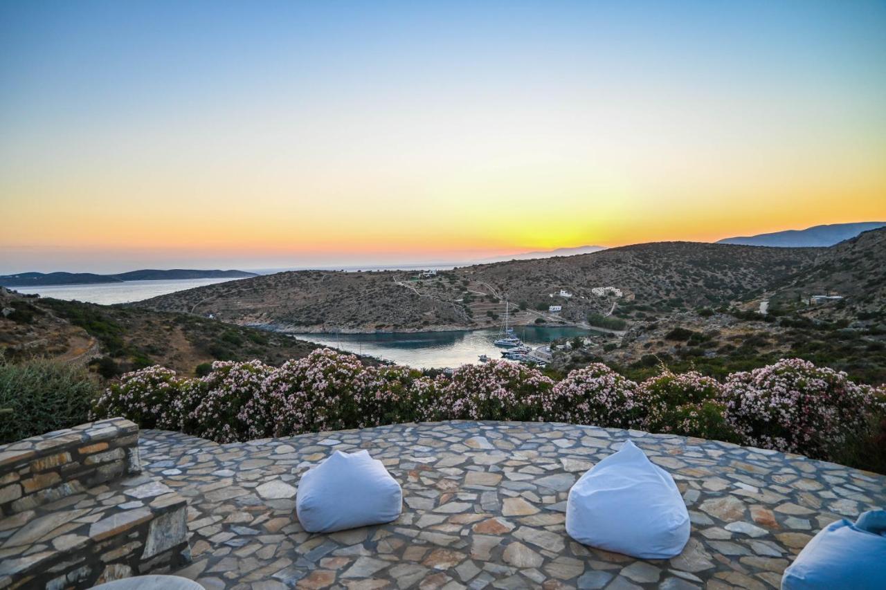 Schinoza Luxury Suites Schoinoussa Bagian luar foto