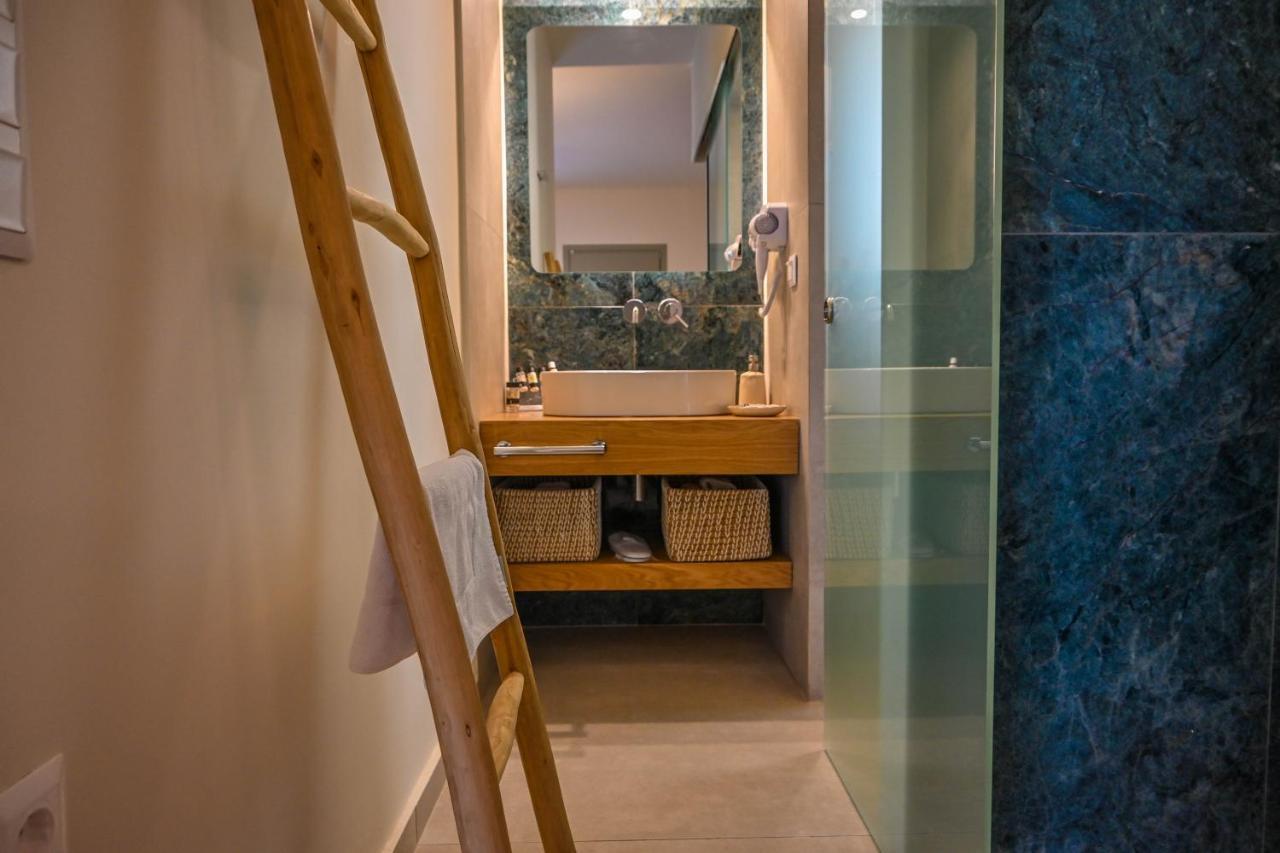 Schinoza Luxury Suites Schoinoussa Bagian luar foto