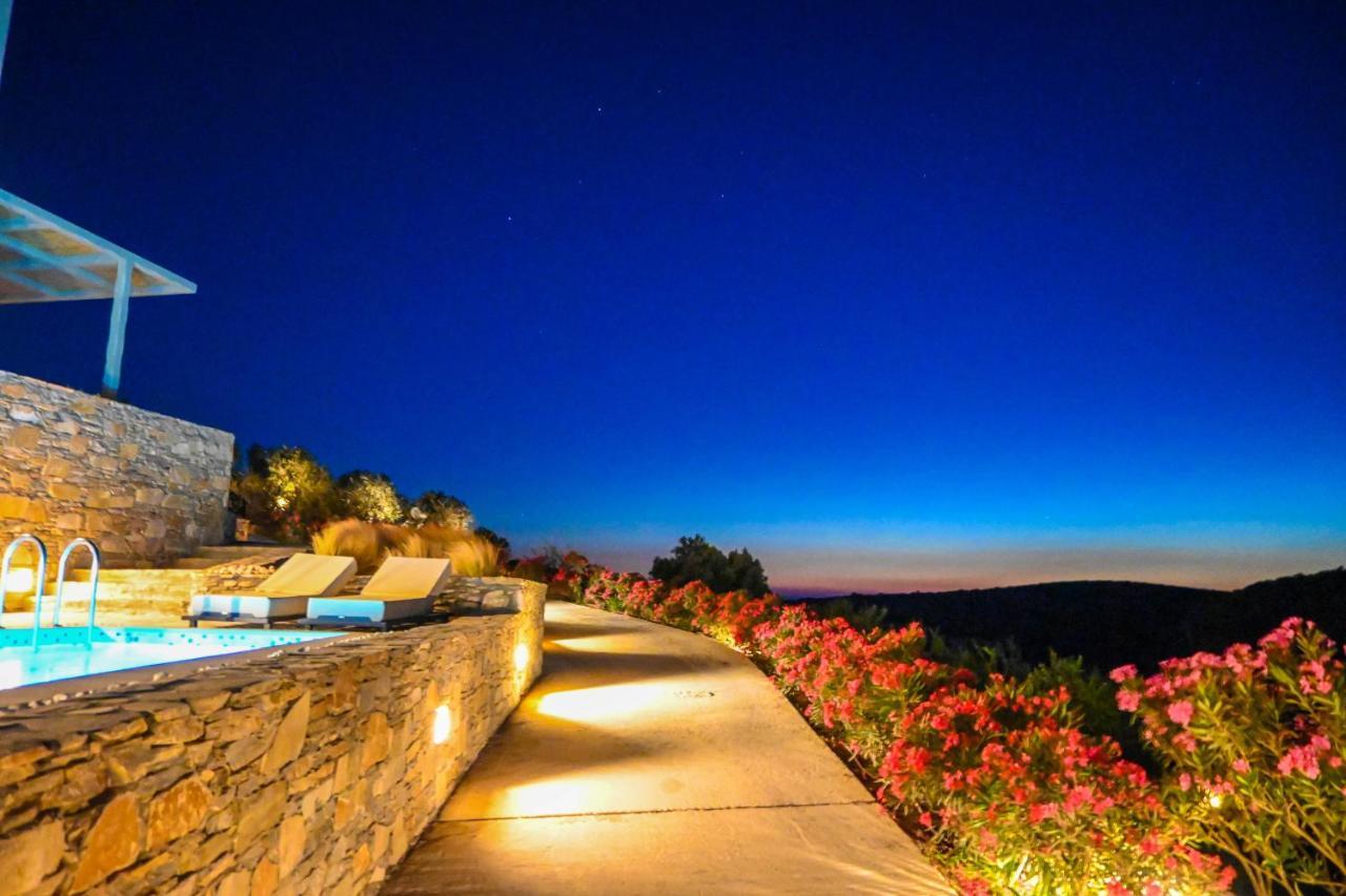 Schinoza Luxury Suites Schoinoussa Bagian luar foto