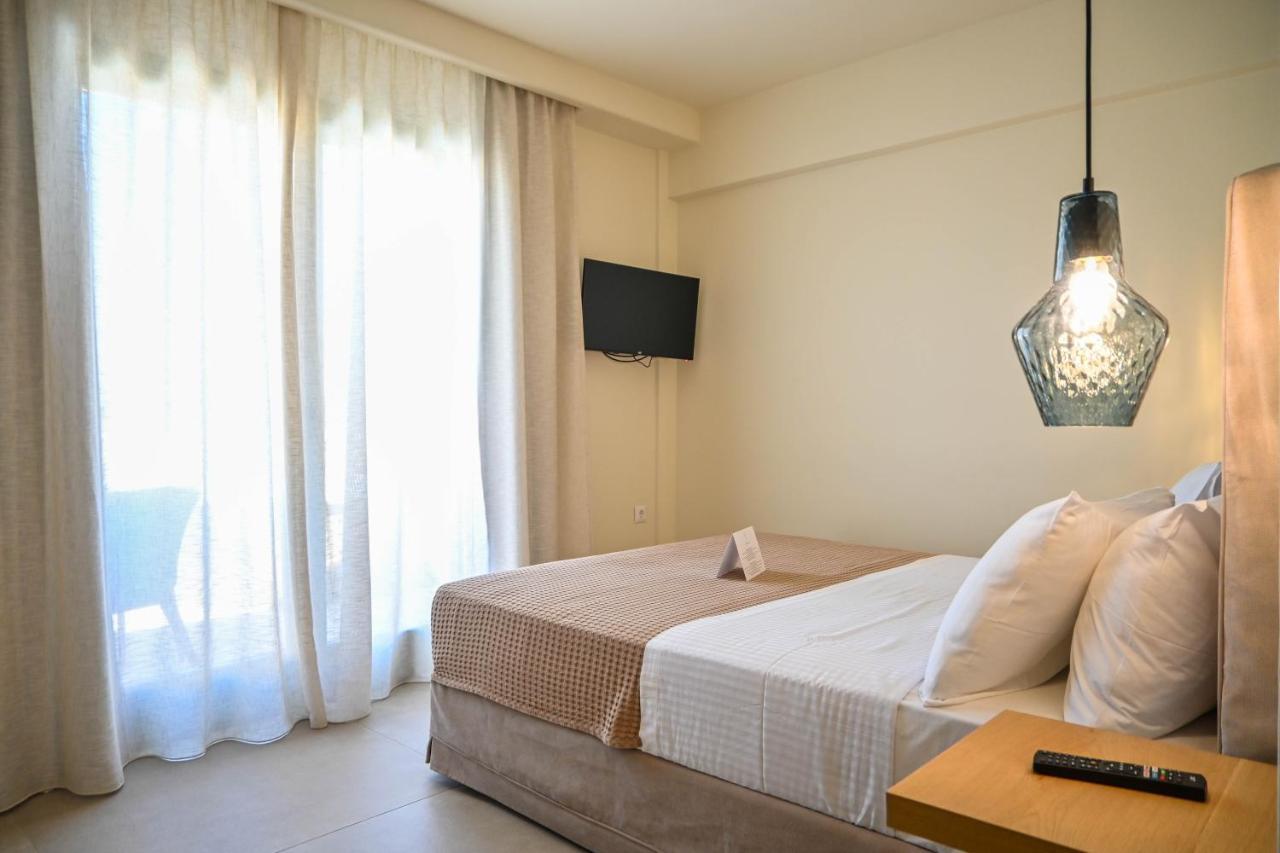 Schinoza Luxury Suites Schoinoussa Bagian luar foto