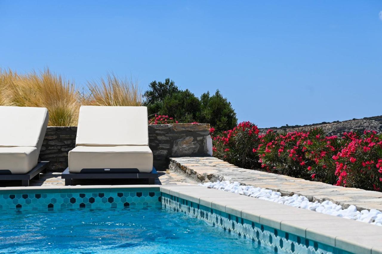 Schinoza Luxury Suites Schoinoussa Bagian luar foto