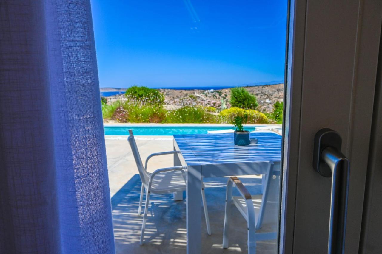 Schinoza Luxury Suites Schoinoussa Bagian luar foto