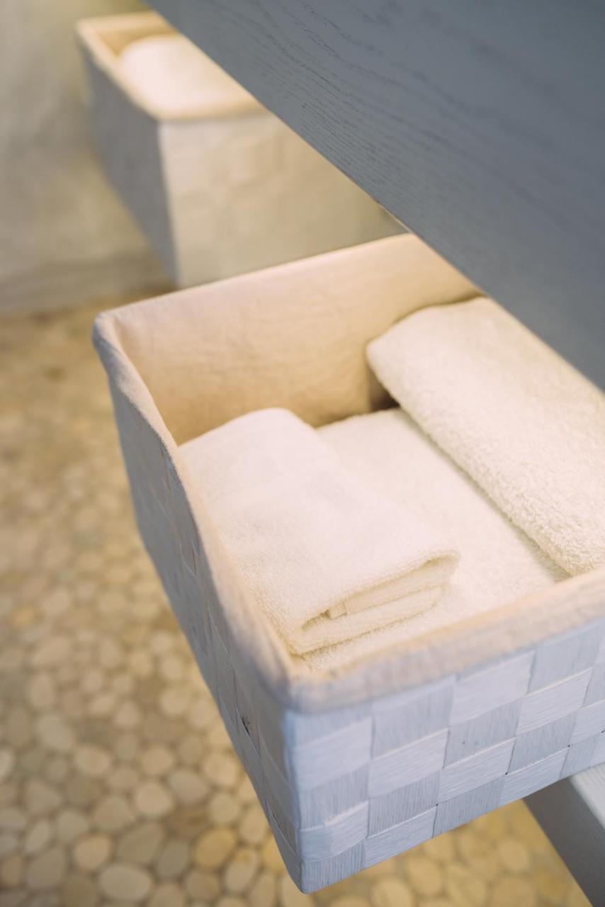 Schinoza Luxury Suites Schoinoussa Bagian luar foto