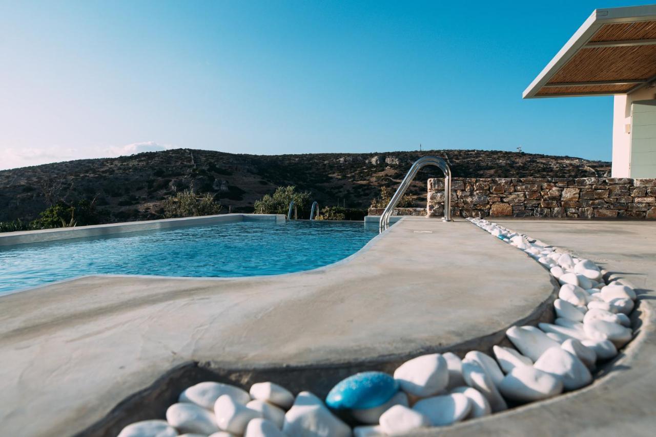 Schinoza Luxury Suites Schoinoussa Bagian luar foto